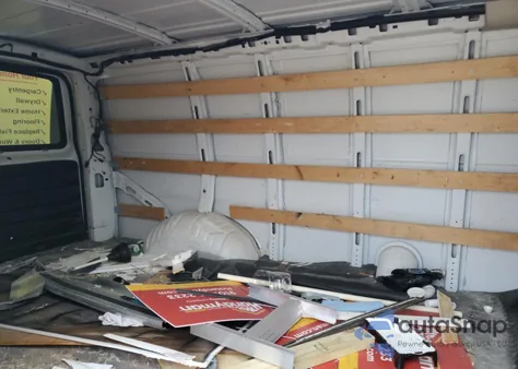 2020 Chevrolet Express G2500 z USA, uszkodzony, nr VIN 1GCWGAFG7L1264993